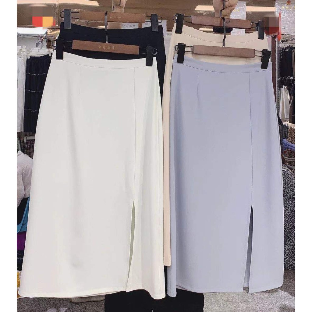 Chân váy lụa trơn dài xẻ tà trước | BigBuy360 - bigbuy360.vn