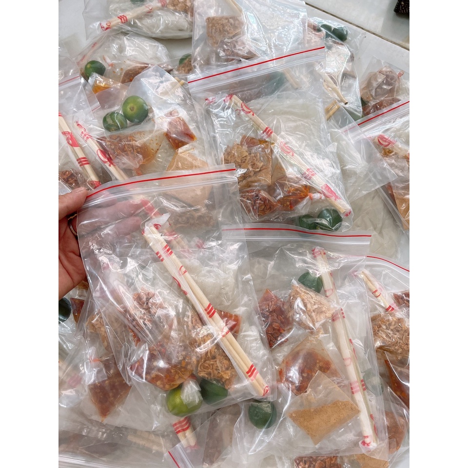 Túi zip 150gr bánh tráng phơi sương kèm topping siêu cay