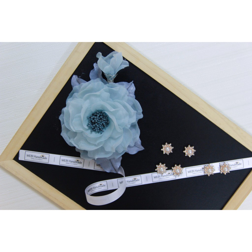 (ảnh thật 100%) Hoa cài áo handmade mẫu hoa mẫu đơn vải voan 1 nụ màu xanh dương (sz 13.5-14cm)