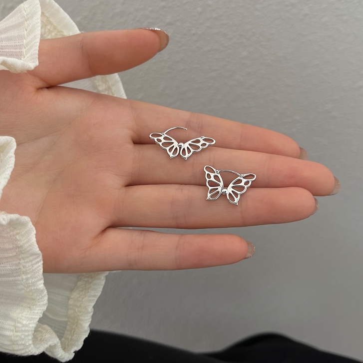 Khuyên tai hottrend bướm màu bạc cực chất BUTH303