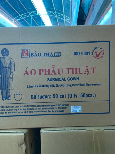 Áo 1 lần dùng trong phun xăm , phẫu thuật Bảo Thạch nguyên thùng 50 bộ