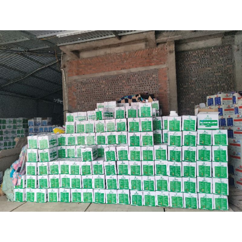 Keo silicone thi công nhôm kính