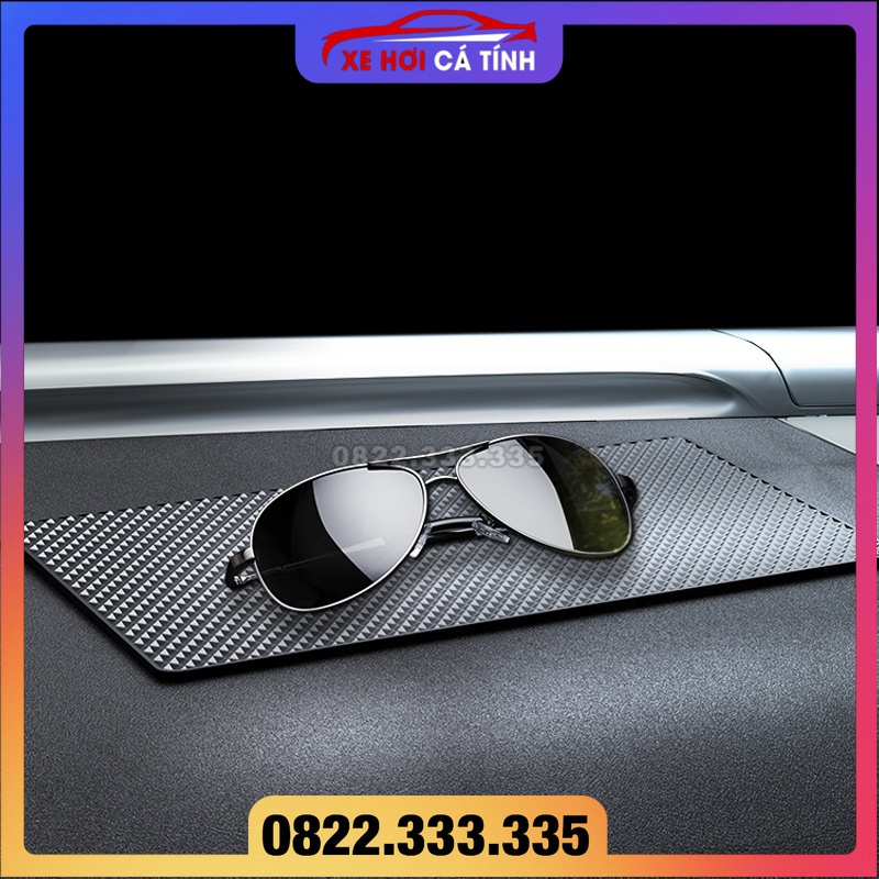 Tấm thảm silicon chống trượt dùng để cố định điện thoại gắn bảng điều khiển ô tô