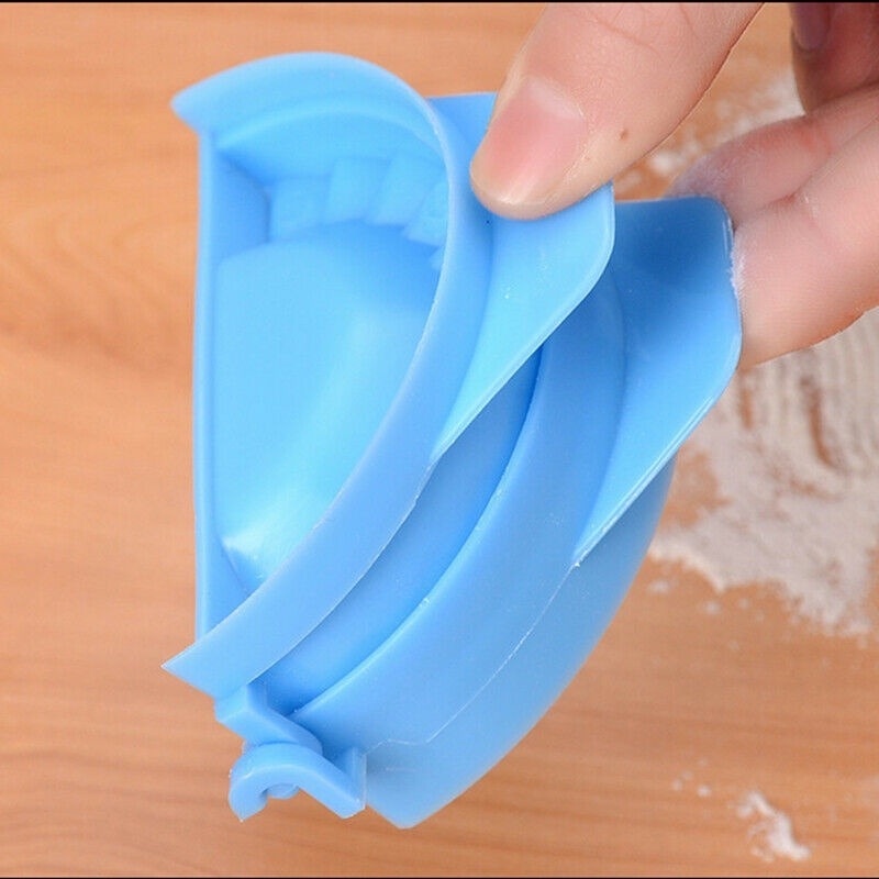 Khuôn Làm Bánh Xếp Bằng Nhựa Tiện Dụng Cho Nhà Bếp