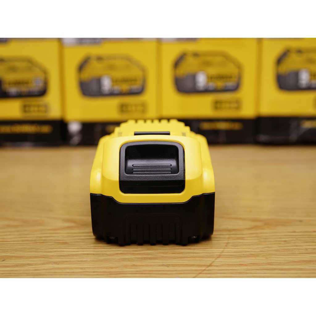 DMTT Pin Dewalt 20V 5Ah DCB184 Chính Hãng BH 12 Tháng