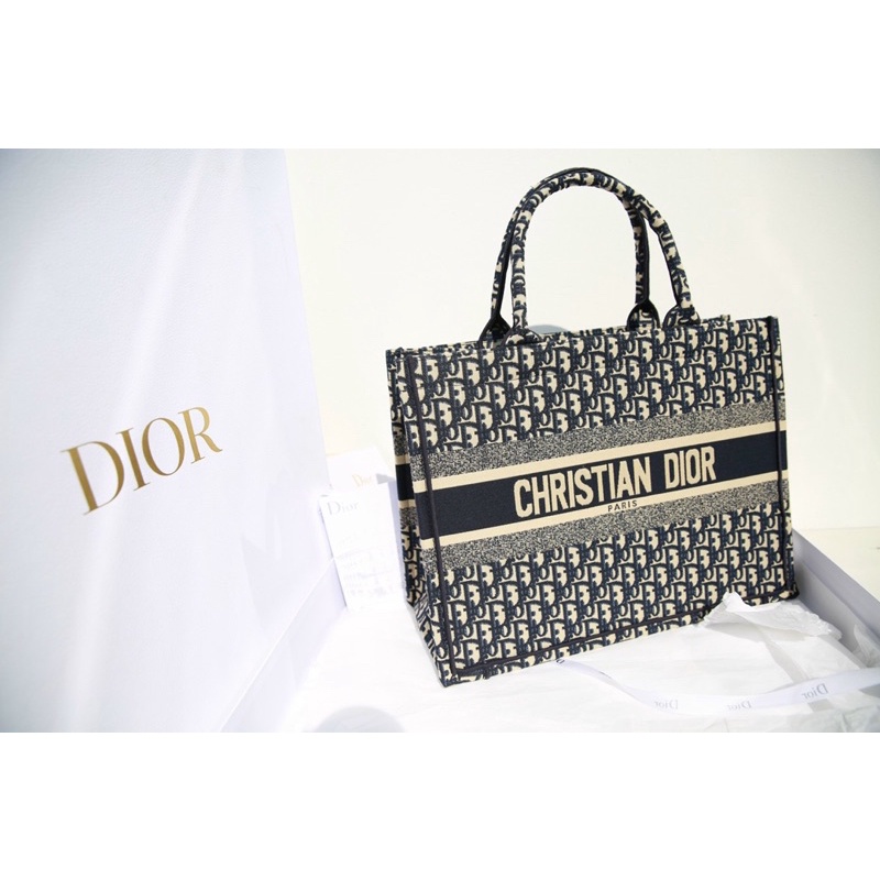 Túi Dior Tote chữ dệt 3 màu fullbox nguyên seal kèm khăn lụa size 40 đẹp hết nấc