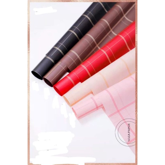 Giấy kẻ ô 1 xấp 20 tờ.