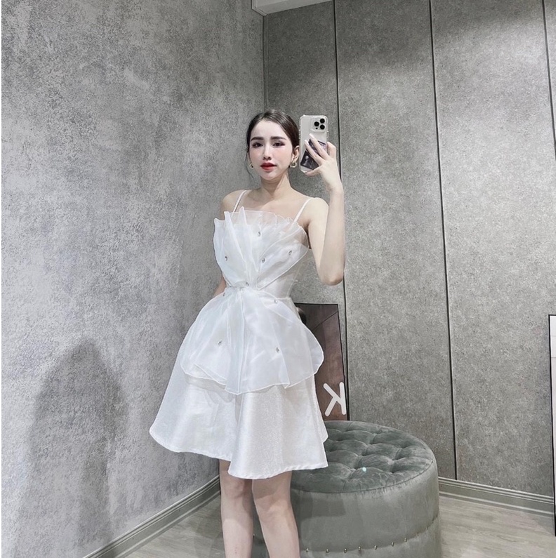 ĐẦM TRẮNG 2S PHỐI VOAN NGỰC XẾP LY ĐÍNH ĐÁ