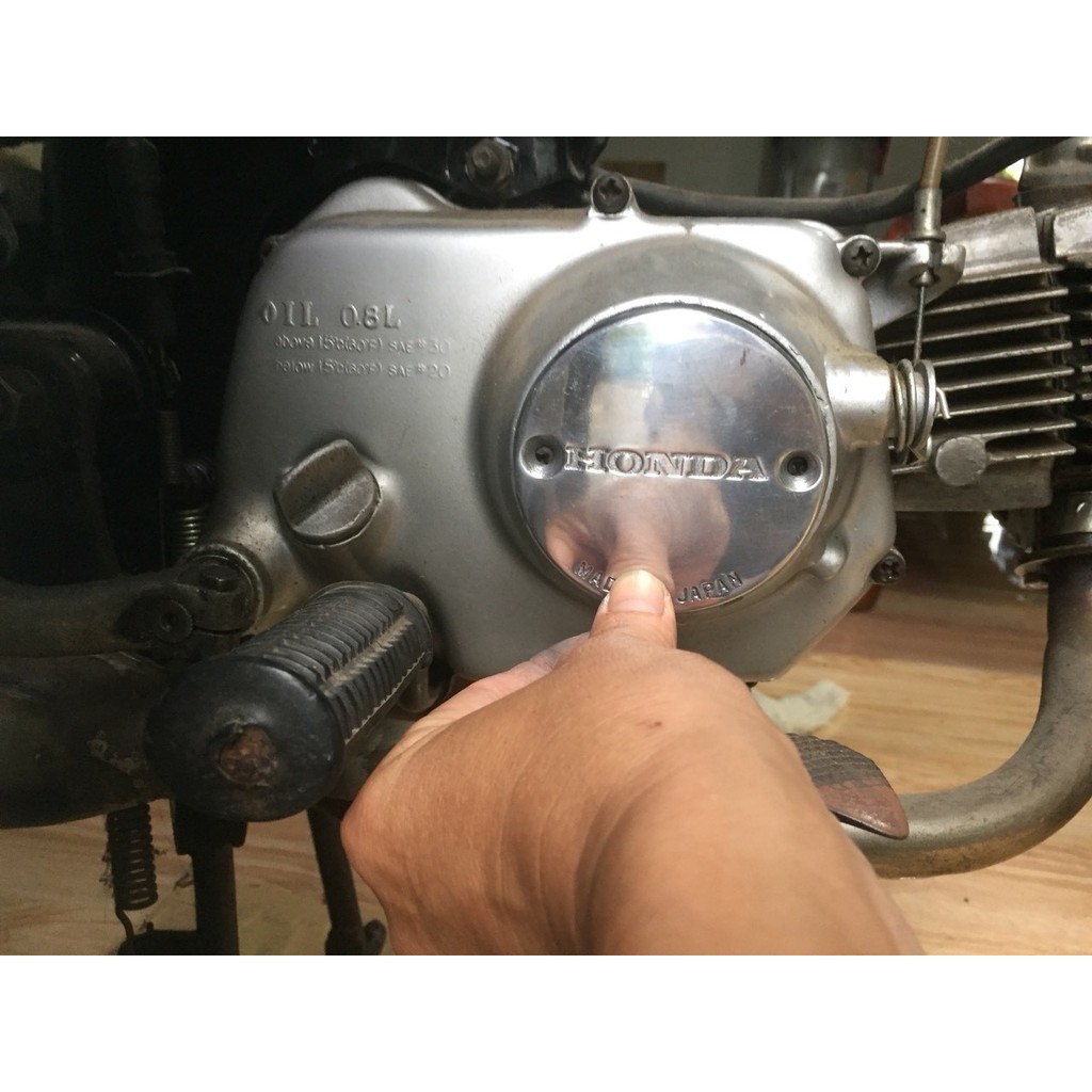 Nắp tròn chử honda gắn bên nồi trang trí cho xe 67