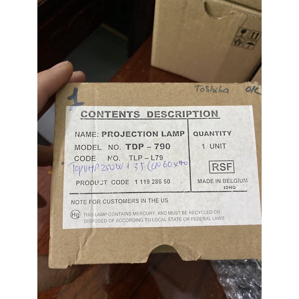 Bóng đèn máy chiếu TOP UHP 250W 1.35