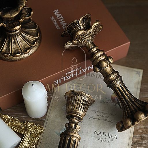 Đế giữ nến, chân nến màu vàng đồng giả cổ decor trang trí phòng khách, phòng ngủ sang trọng - AM Decor