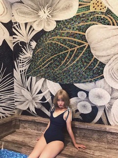 Bikini liền mảnh