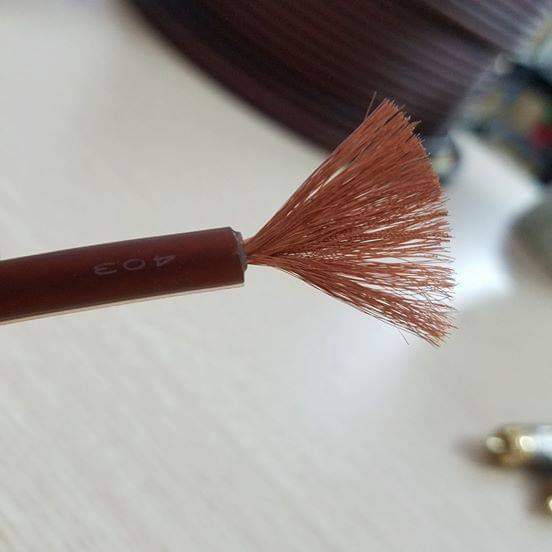 Dây loa Canare của Nhật chất lượng, dợi đồng rất mảnh, nguyên chất, dẫn tín hiệu siêu tốt, đều 3 dải