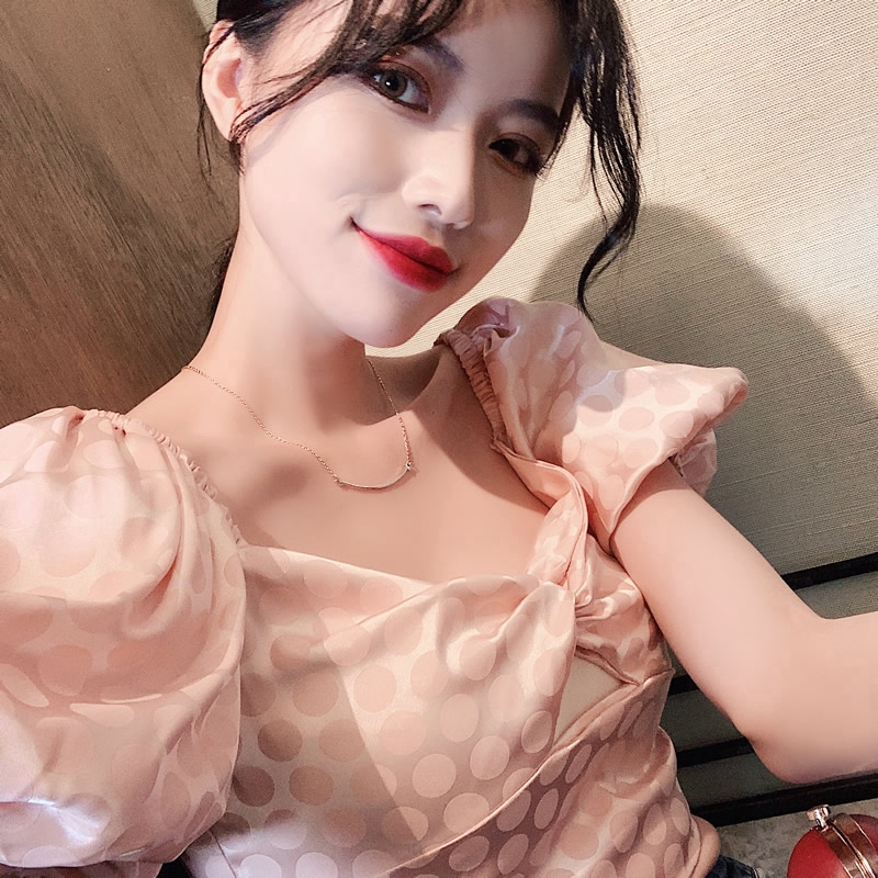 Dây chuyền titan trang trí xương quai xanh thời trang xinh xắn