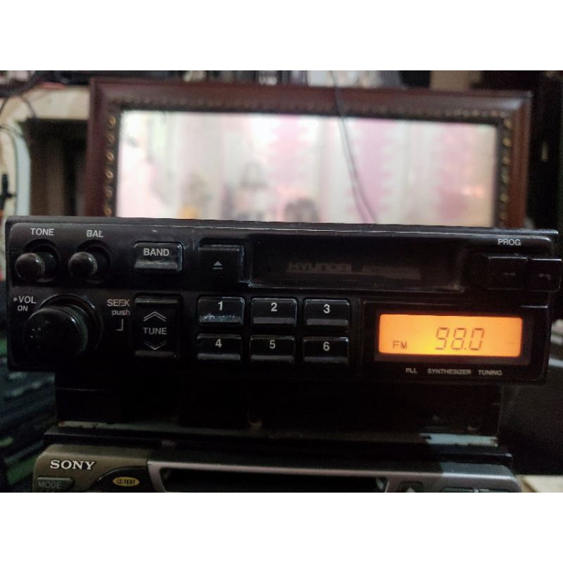 Đầu Tape xe Huyndai 12v - 24v .
