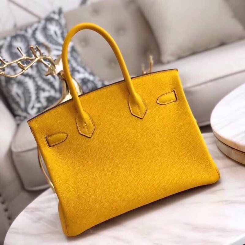 Túi quai xách khoá vàng