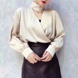 Áo lụa cổ choker