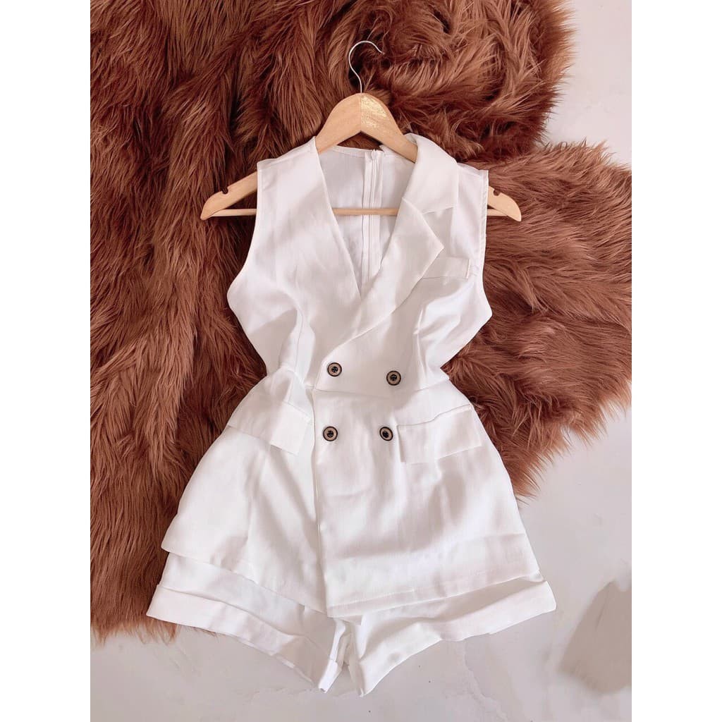 Set vest áo sát tay quần short phối nút kiểu dáng trẻ trung, cá tính