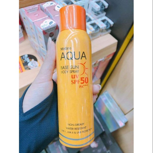 Xịt chống nắng MISTINE AQUA SPF 50.