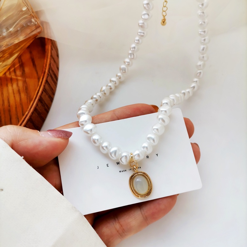 Vòng cổ Mặt Tròn Đính Ngọc Trai Phong Cách Cổ Điển Sang Trọng