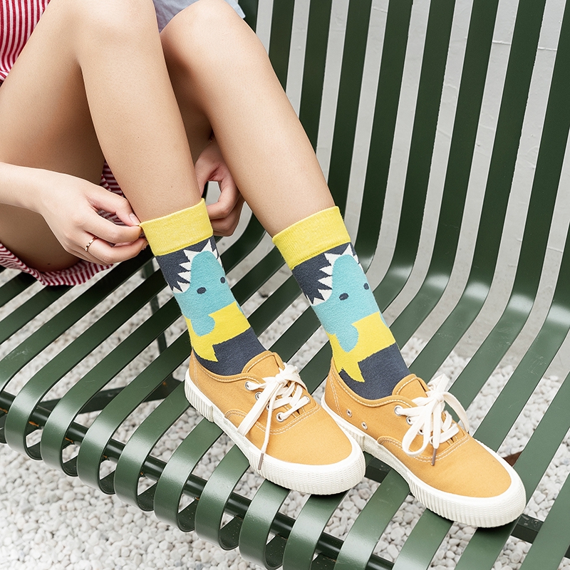 Vớ cotton dài họa tiết hoạt hình mới lạ nhiều màu sắc thời trang tùy chọn cho nữ