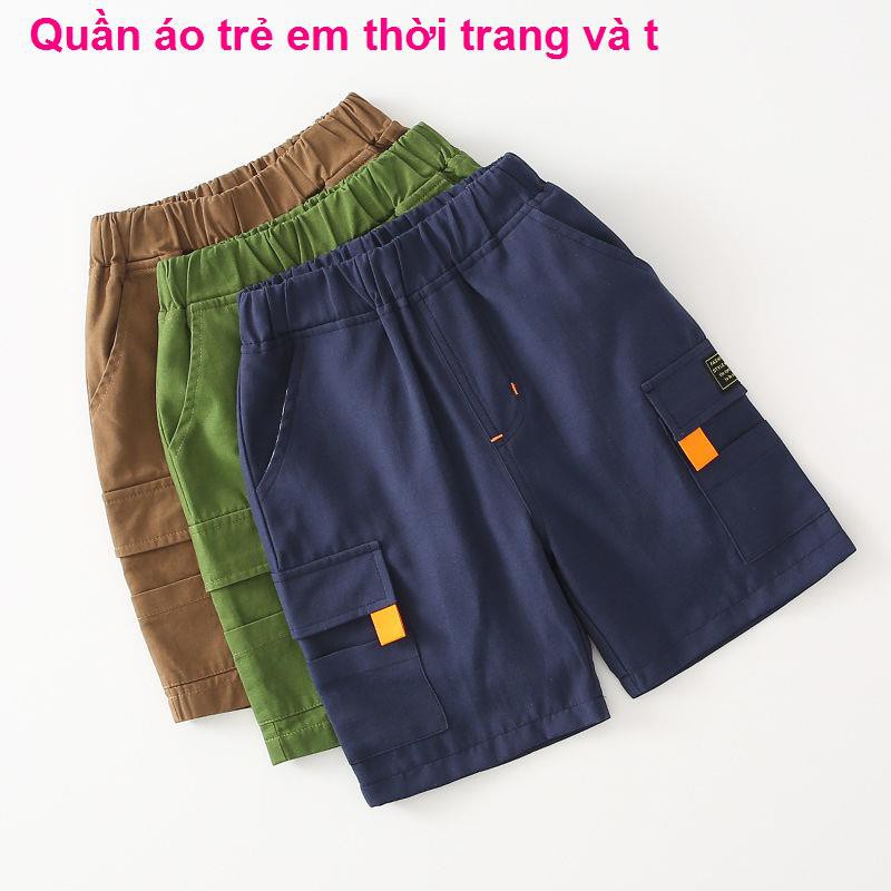 quần bé traiquần đùi trẻ em bé trai yếm cotton mùa hè dài năm điểm, lớn 2021 mới bên ngoài mặc