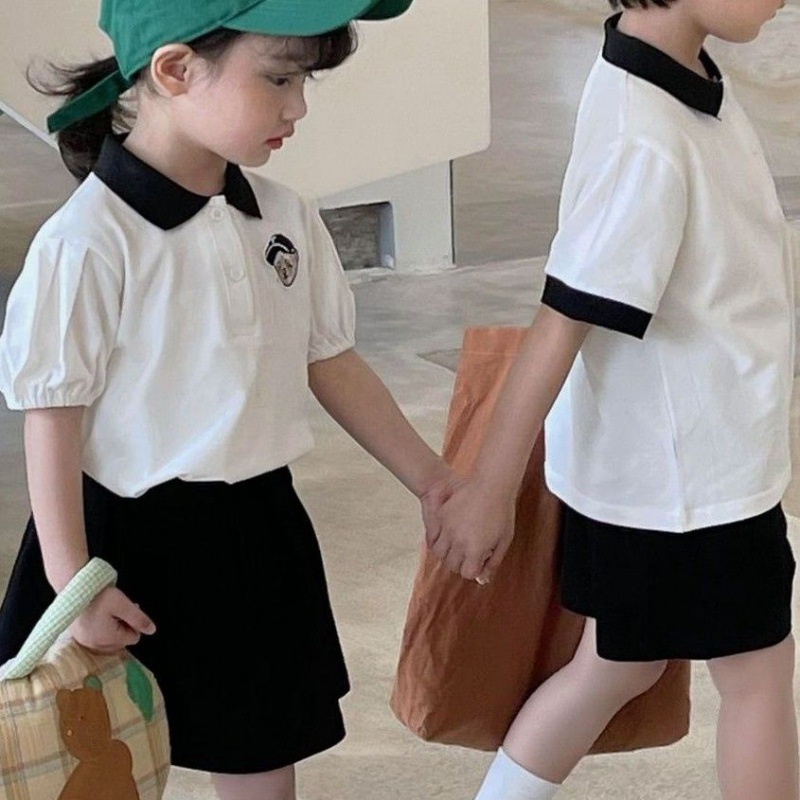 Bộ Áo Thun Ngắn Tay Cổ Bẻ + Chân Váy Ngắn Thêu Hình Gấu Phong Cách Hàn Quốc Thời Trang Mùa Hè Cho Bé Trai + Gái
