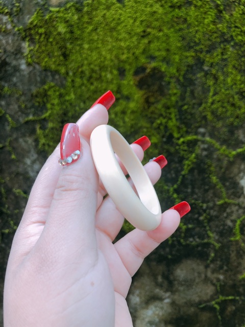 Vòng tay xương mỹ nghệ bản hẹ 12 ly