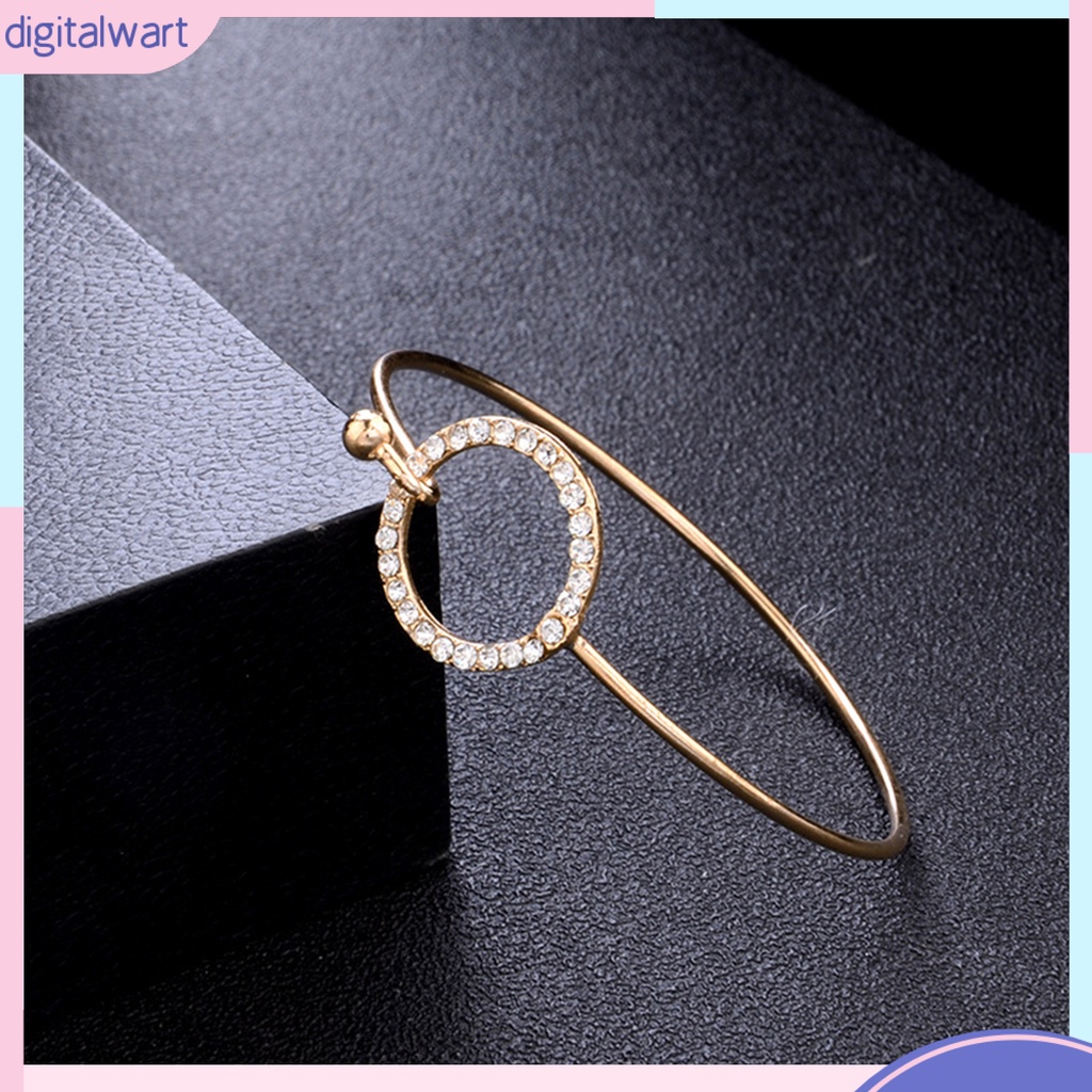 Set 4 vòng đeo tay kiểu dáng thời trang phong cách cho nữ