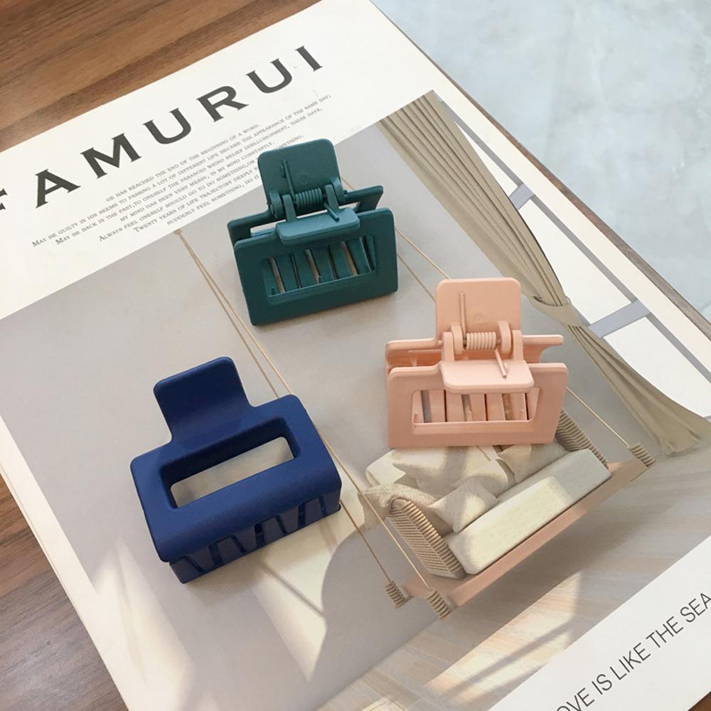 Kẹp Tóc Hình Con Cua Bằng Nhựa Resin Màu Sắc Thanh Lịch Cho Nữ