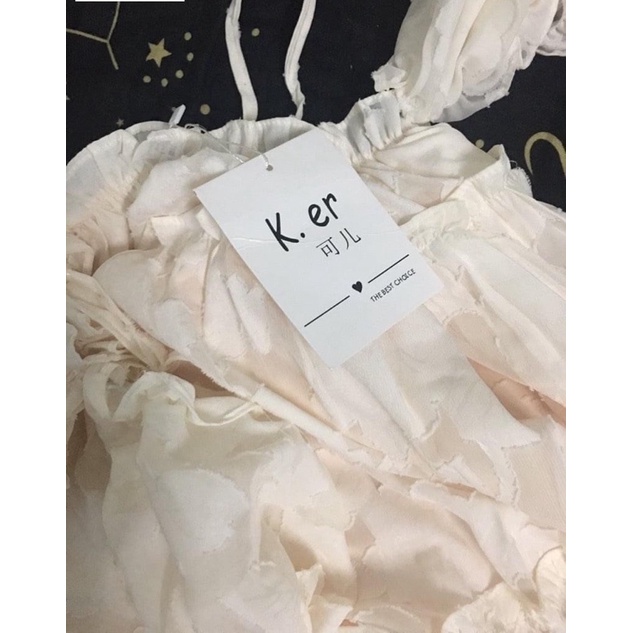 Váy babydoll 2 dây trễ vai hoạ tiết hoa nổi xinh xắn