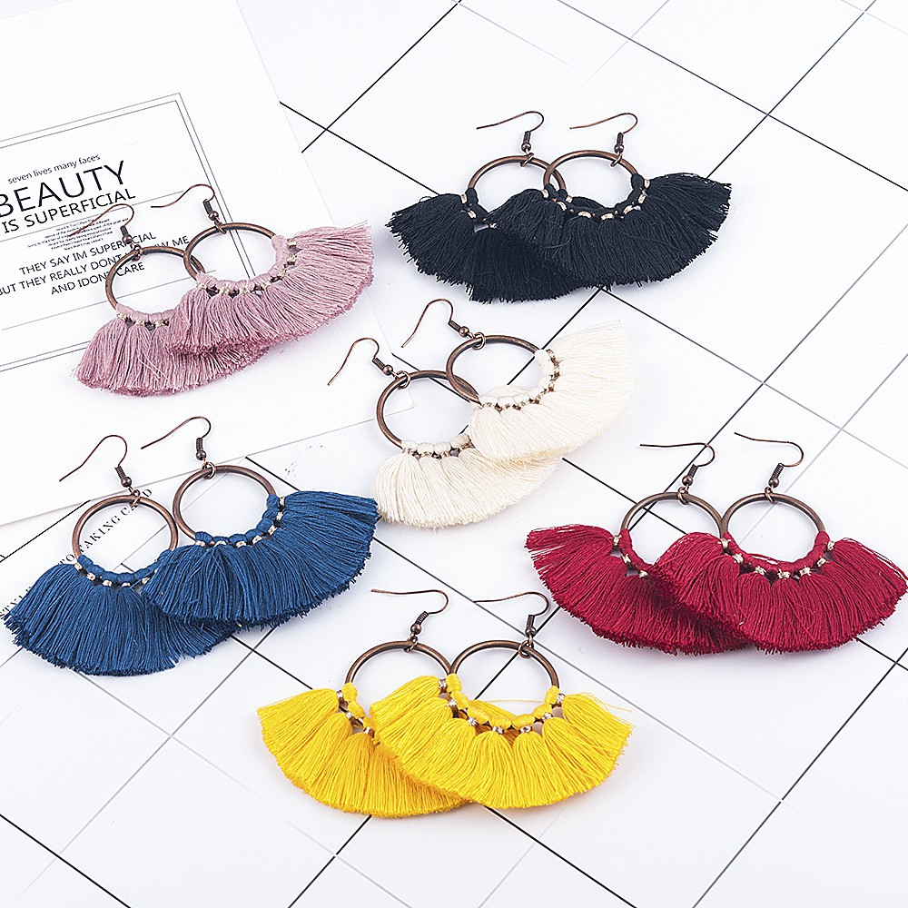 Hoa tai phối tua rua phong cách vintage hợp thời trang cho nữ