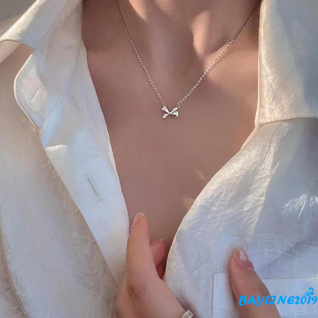 Vòng cổ Mỏng Màu Bạc Mặt Hình Bướm Đơn Giản Cho Nữ