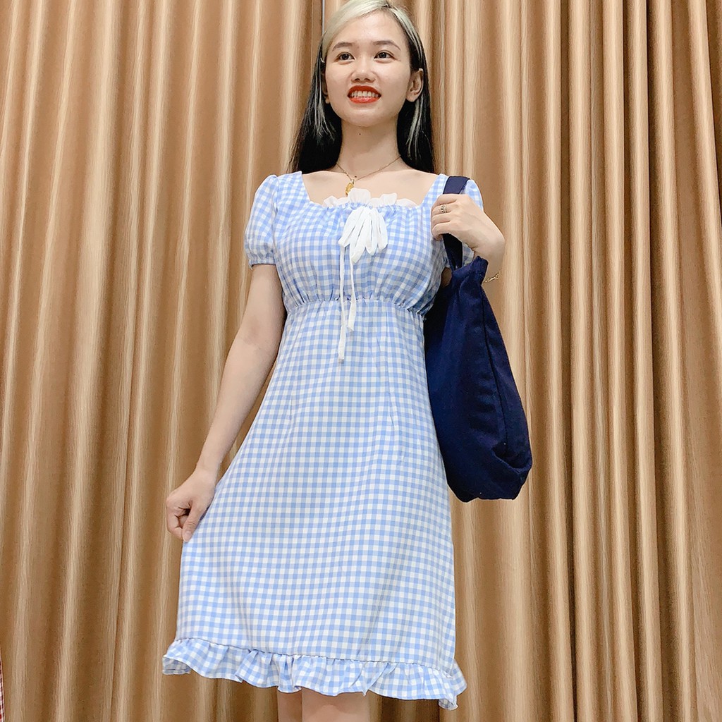 Váy đầm kẻ sọc Caro tiểu thư, bánh bèo phối ren cổ vuông ôm dáng nhíu viền voan ngực