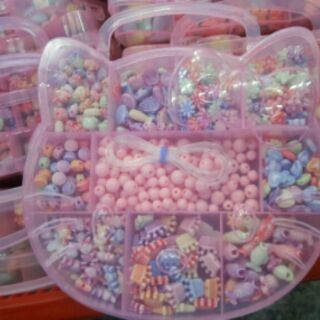 Hộp Kitty xâu hạt. Giá 55k