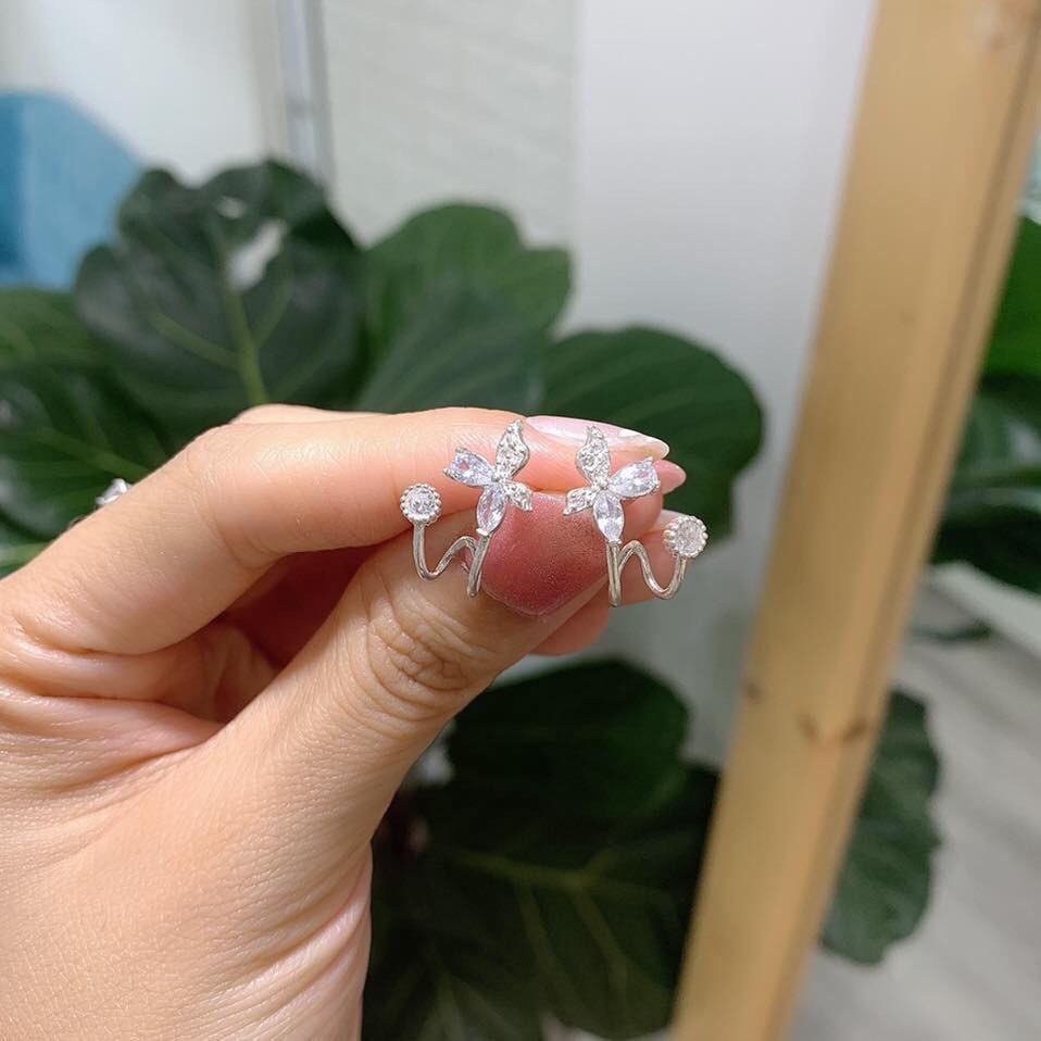 Khuyên tai bạc 925 hoa đá ôm vành tai độc đáo lạ mắt nổi bật long lanh lấp lánh duyên dáng Dế Bạc - K5486