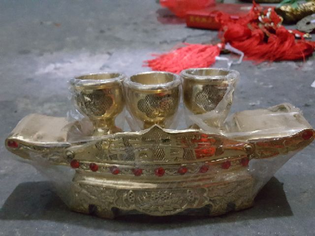 Kỷ 3 Chén Bằng Đồng Chạm Khắc Rồng và Hoa Sen