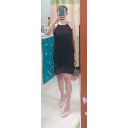 Đầm cổ yếm