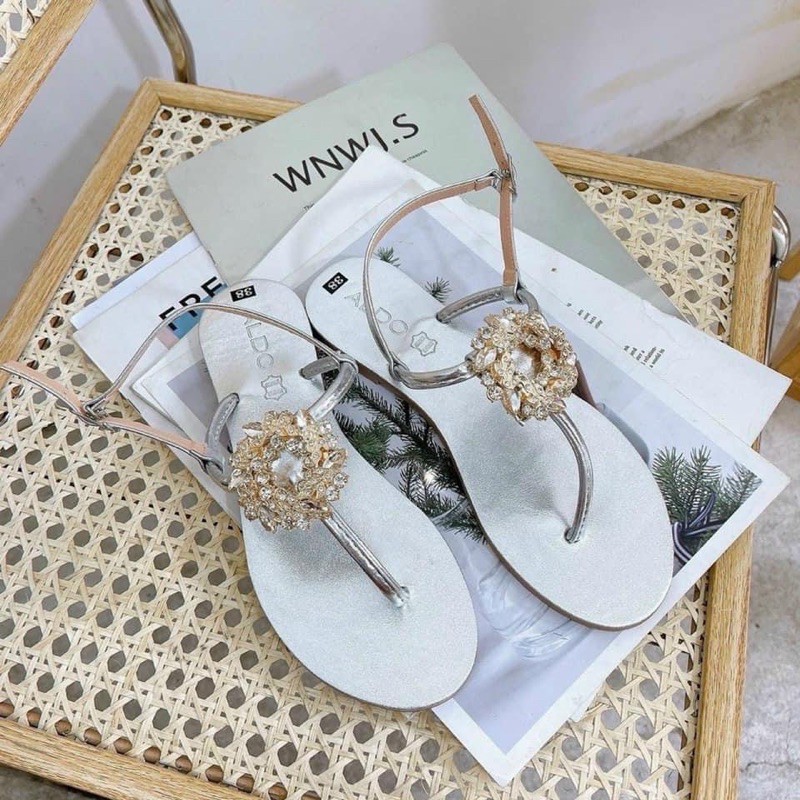 SANDAL ĐẾ BỆT XỎ NGÓN ĐÍNH HOA ĐÁ