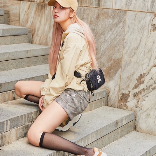 ✅  Túi đeo chéo NY MONOGRAM WAIST BAG BLACK - ẢNH THẬT | XUẤT DƯ XỊN 100% | CAM KẾT CHUẨN XỊN