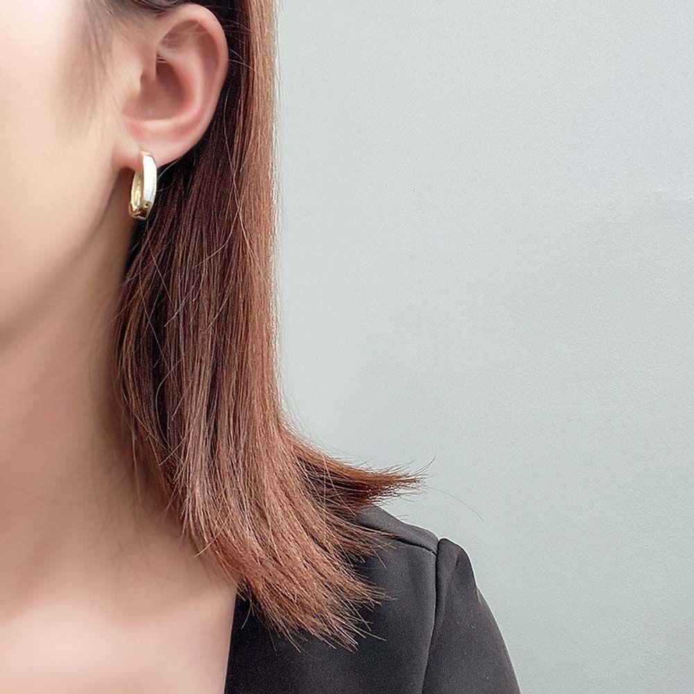 Bông Tai Hình Tròn Đơn Giản Thời Trang Dành Cho Nữ