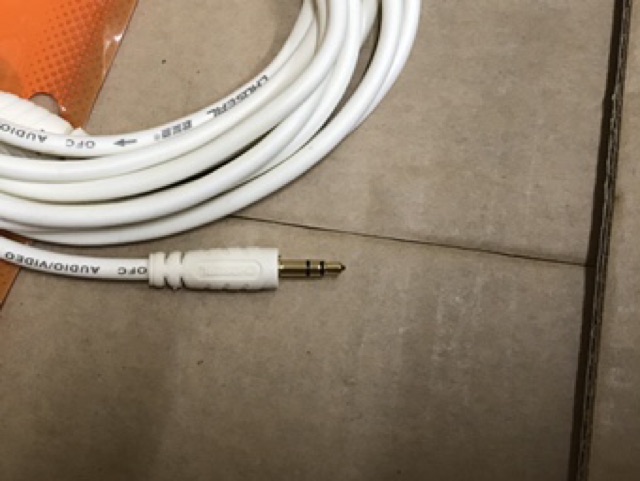 Cáp 3.5 và 2 đầu bông sen 3m, cáp audio laptop vào loa 3m.