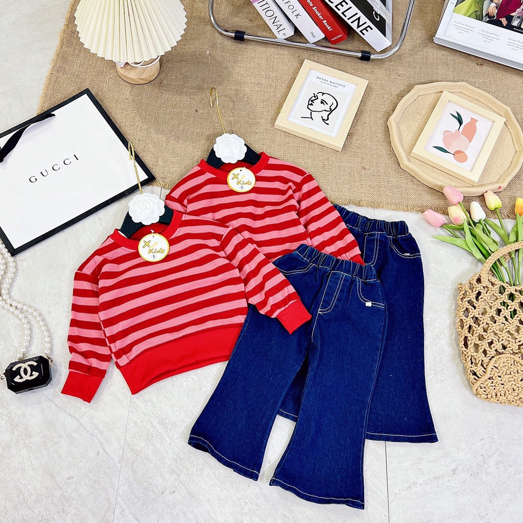 Set áo kẻ len mỏng kèm quần jean ống loe
