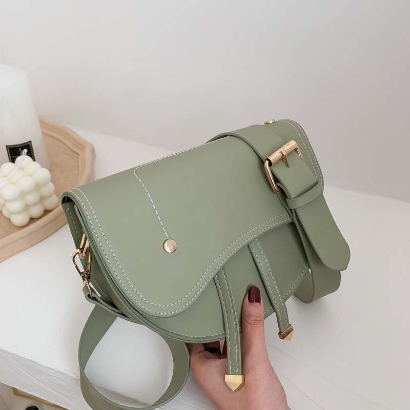 Túi xách nữ hàng Quảng Châu 2 râu nắp Dior Saddle size 22