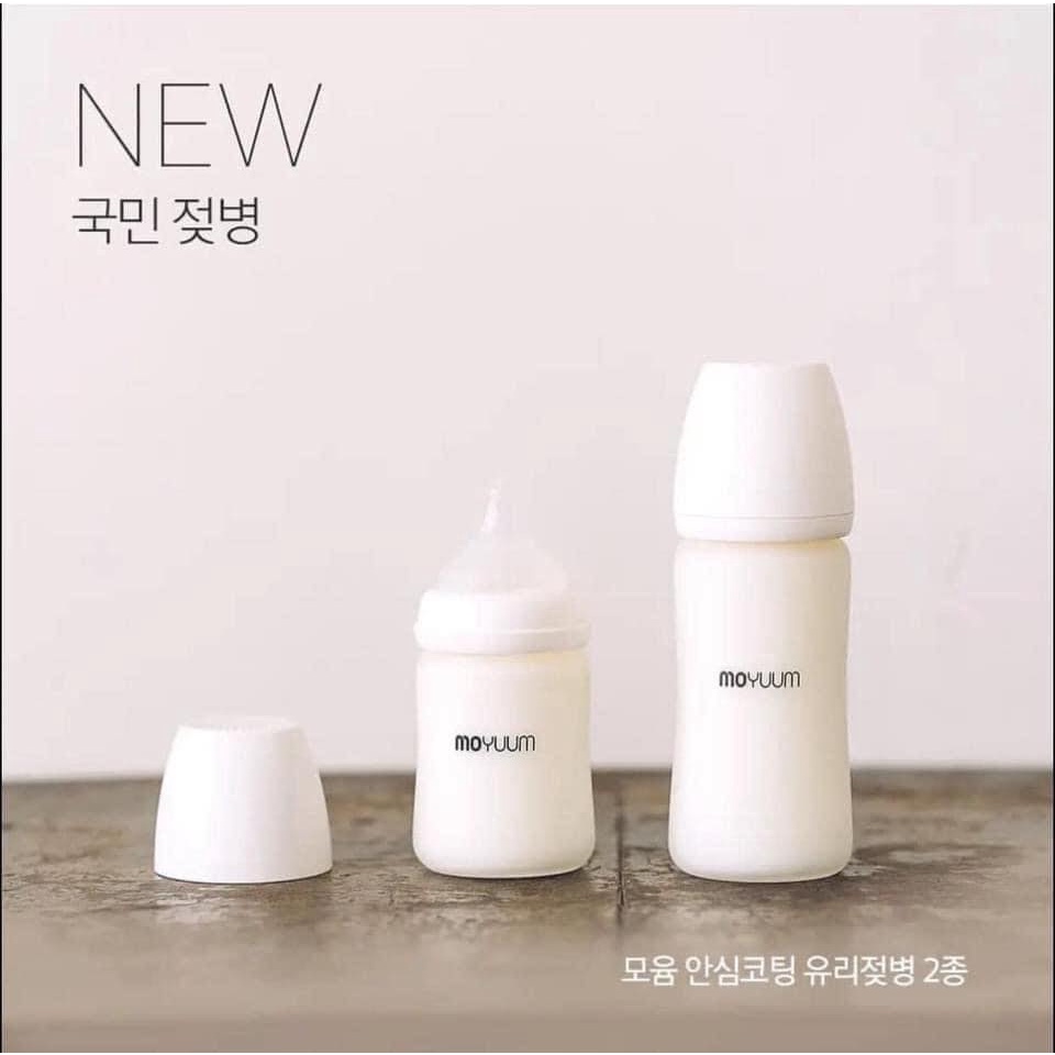 Bình sữa Moyuum Thuỷ tinh tráng Silicon 150ml/240ml kèm núm