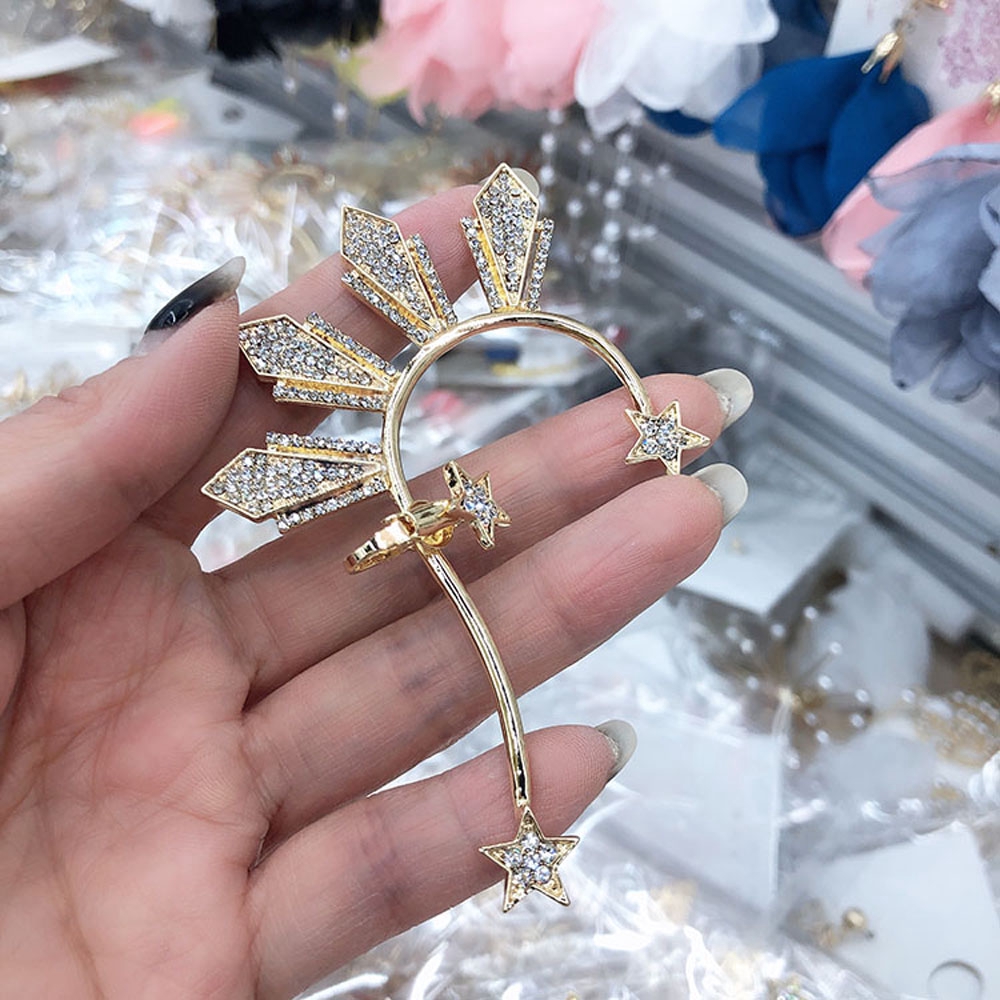 Kẹp vành tai đính đá nhân tạo thời trang