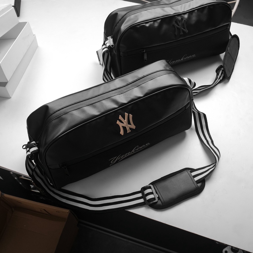 TÚI TRỐNG M.L.B NEW YORK YANKEES NEW HÀNG FULL PHỤ LIỆU XỊN , CHẤT LIỆU CHỐNG NƯỚC 100% THIẾT KẾ CỰC GỌN VÀ TIỆN LỢI