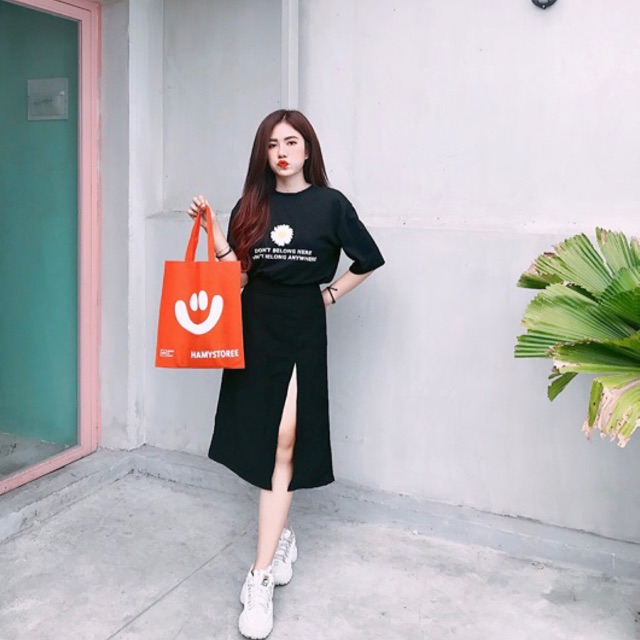 MIDI SKIRT - CHÂN VÁY ĐEN XẺ TÀ MỘT BÊN CỰC CHẤT | BigBuy360 - bigbuy360.vn