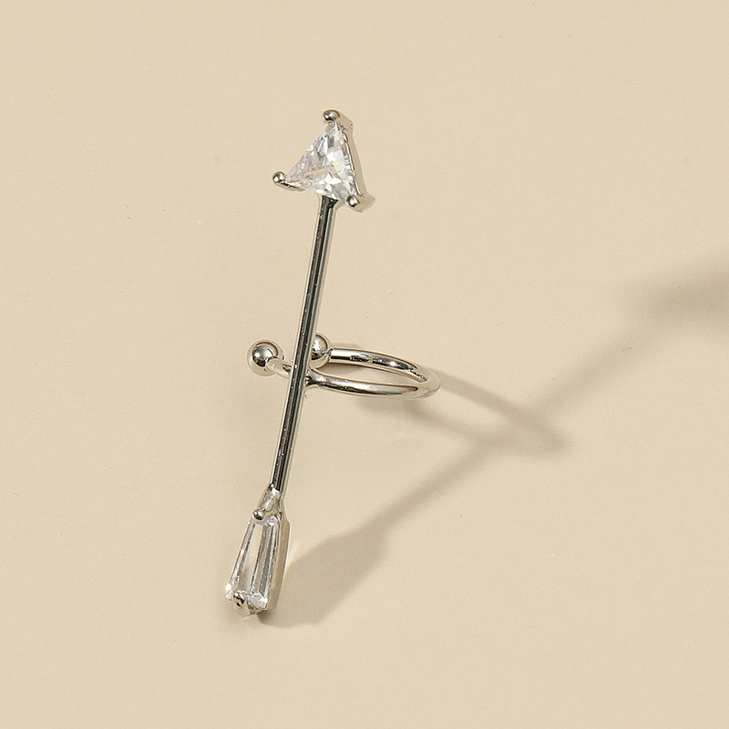 Khuyên Tai Tạo Hình Mũi Tên Độc Đáo