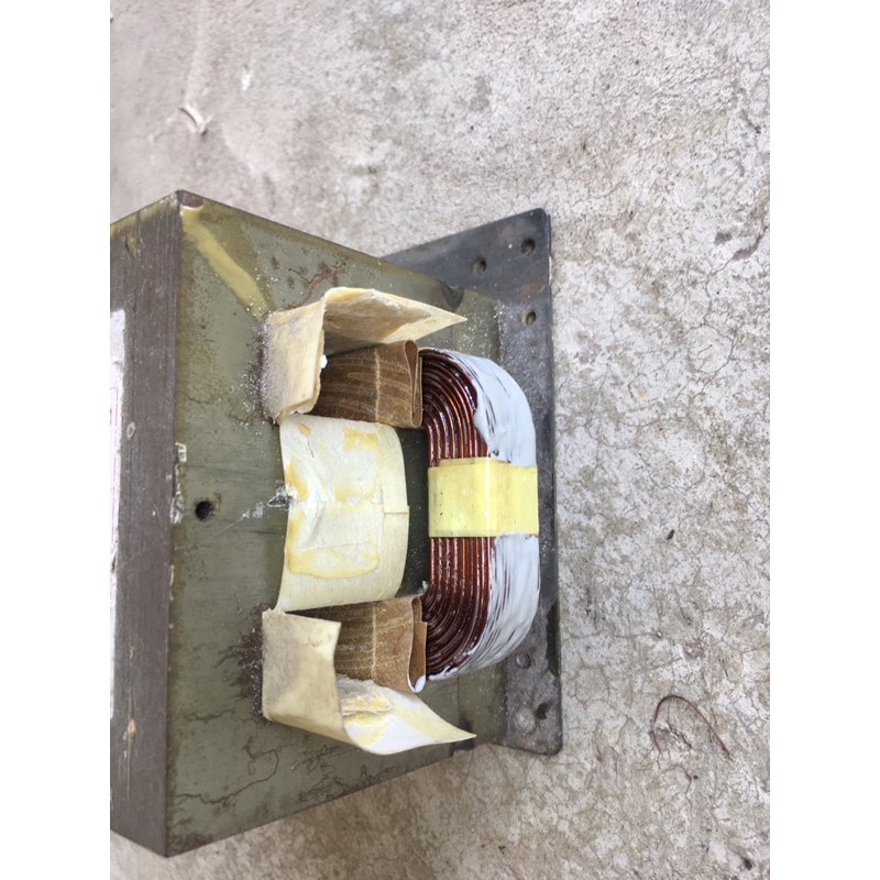 Biến áp lò vi sóng đã đục sẵn